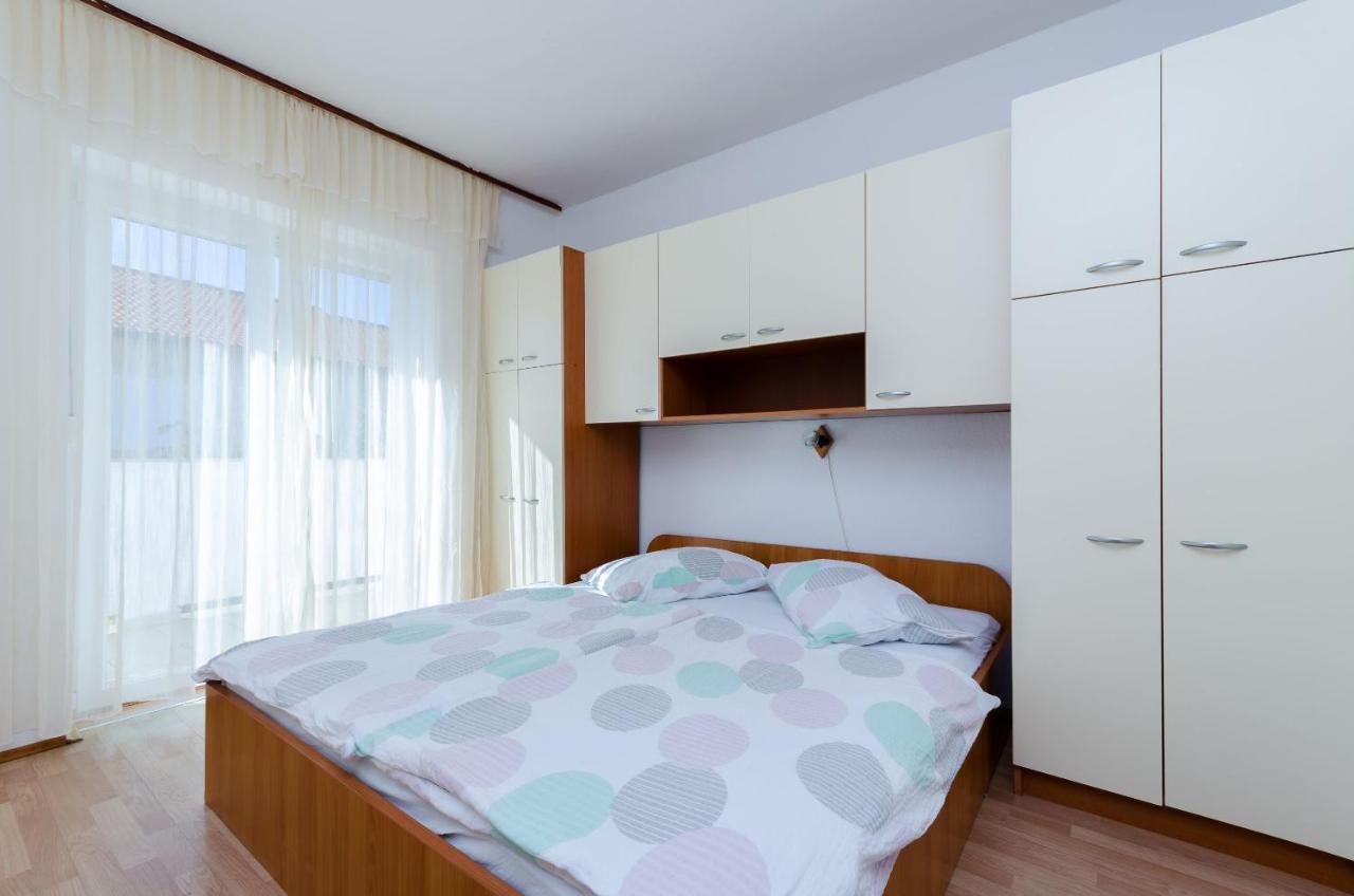 Apartments Anica J Lopar Esterno foto